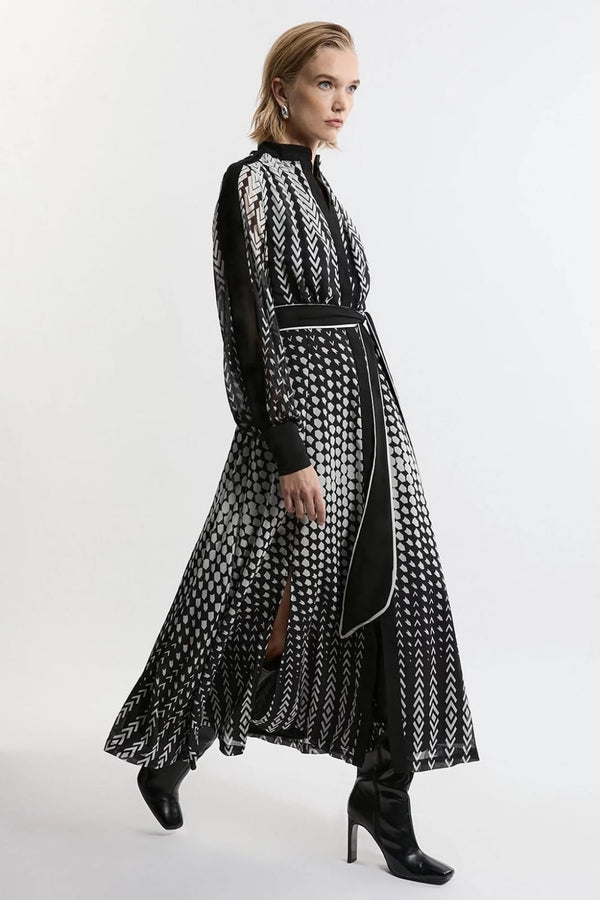 Black and White Zigzag Pattern Maxi Dress